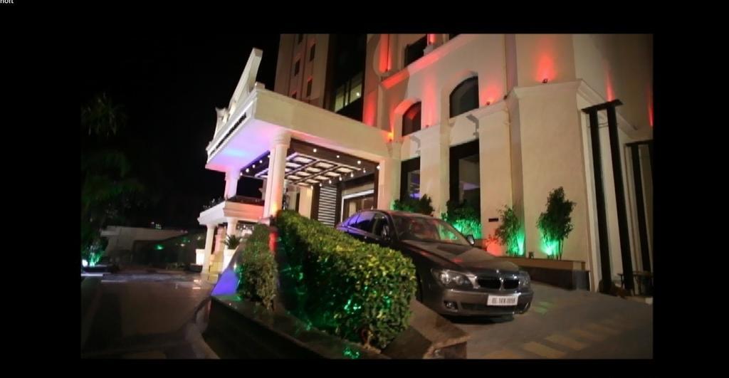 Vijay Intercontinental Hotel Kanpur Bagian luar foto