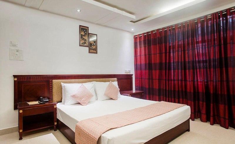 Vijay Intercontinental Hotel Kanpur Bagian luar foto